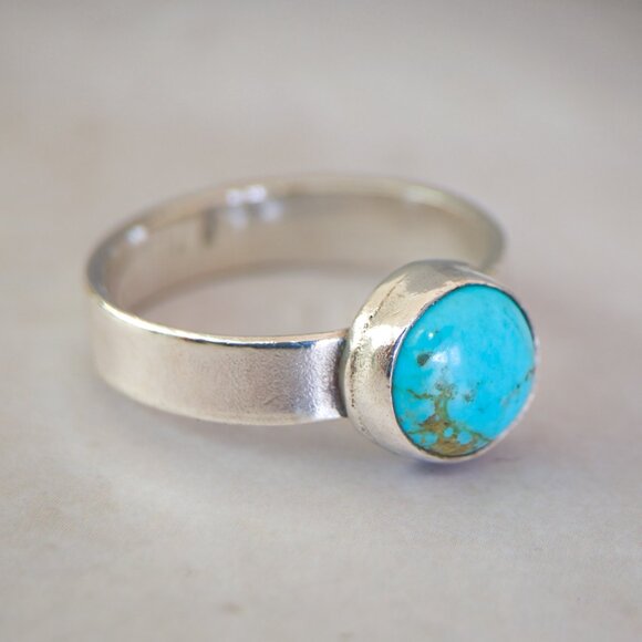 Artisan .925 Silver Ring with Natural Turquoise – Wide Band Design - Picture 3 of 8